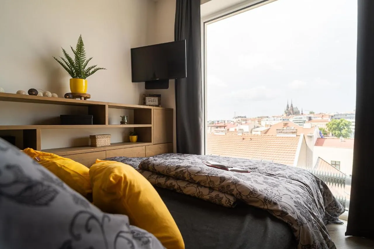 Birds Nest Apartment - Brno Center 0*,