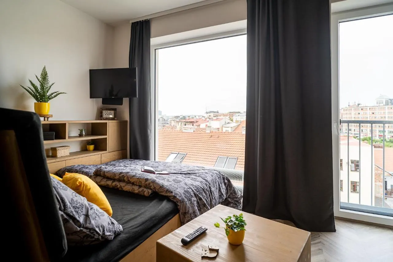 Birds Nest Apartment - Brno Center