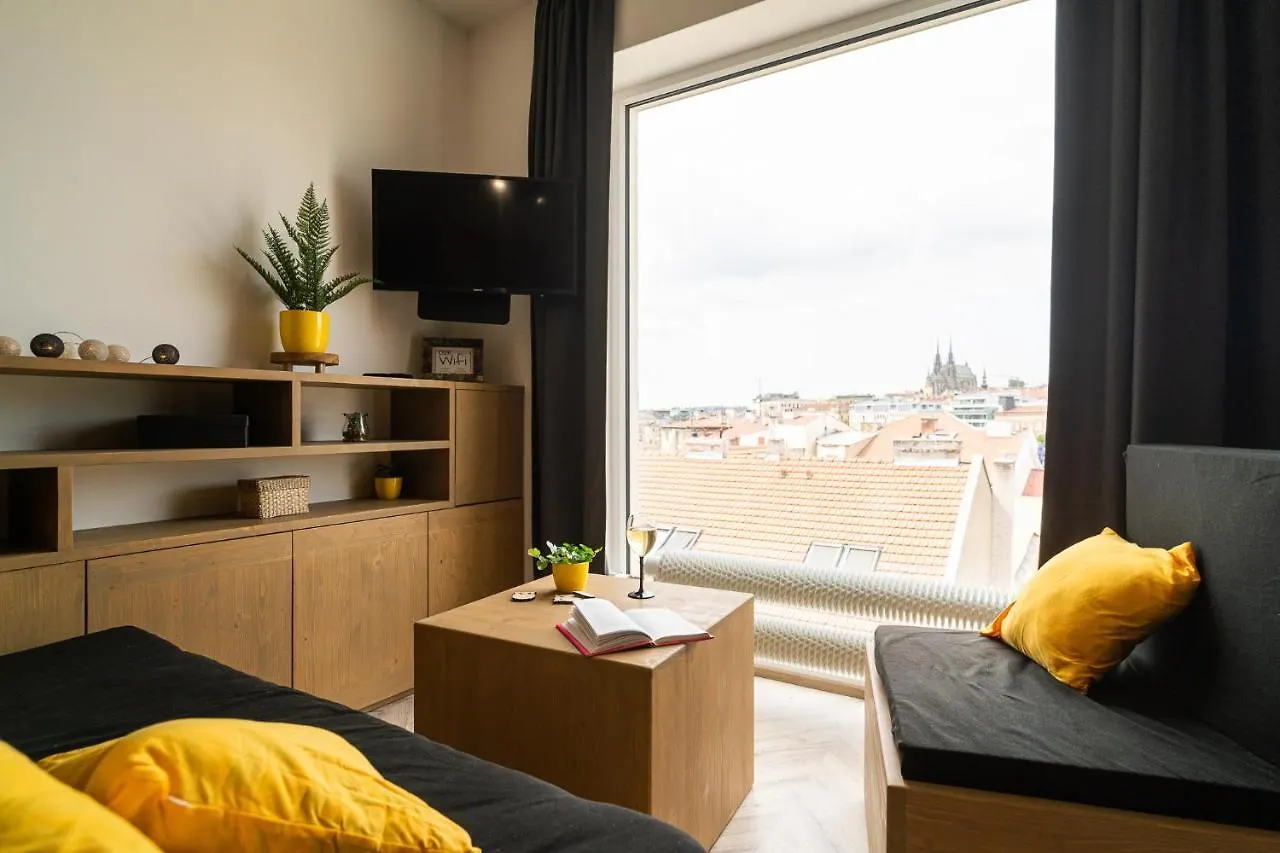 Birds Nest Apartment - Brno Center