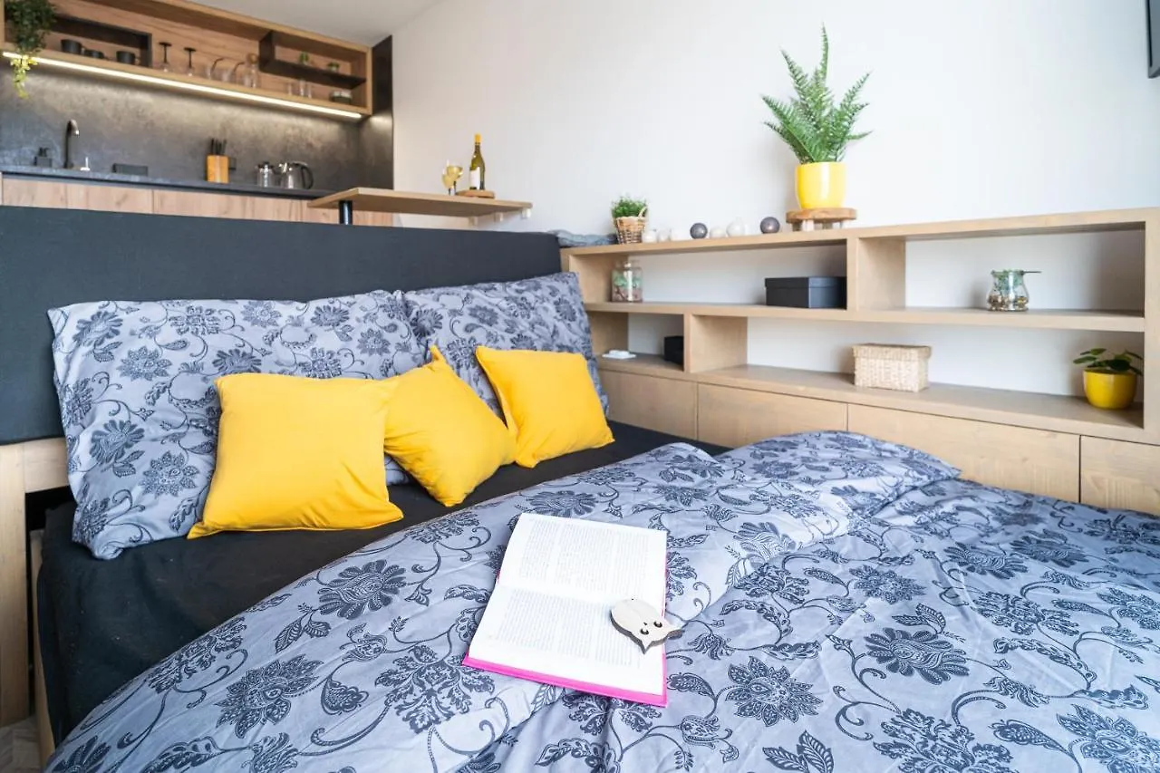 Birds Nest Apartment - Brno Center